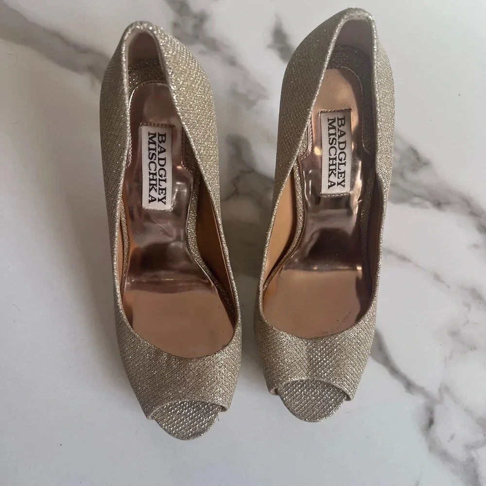Women’s Badgley Mischka Ponderosa peep toe platform pumps